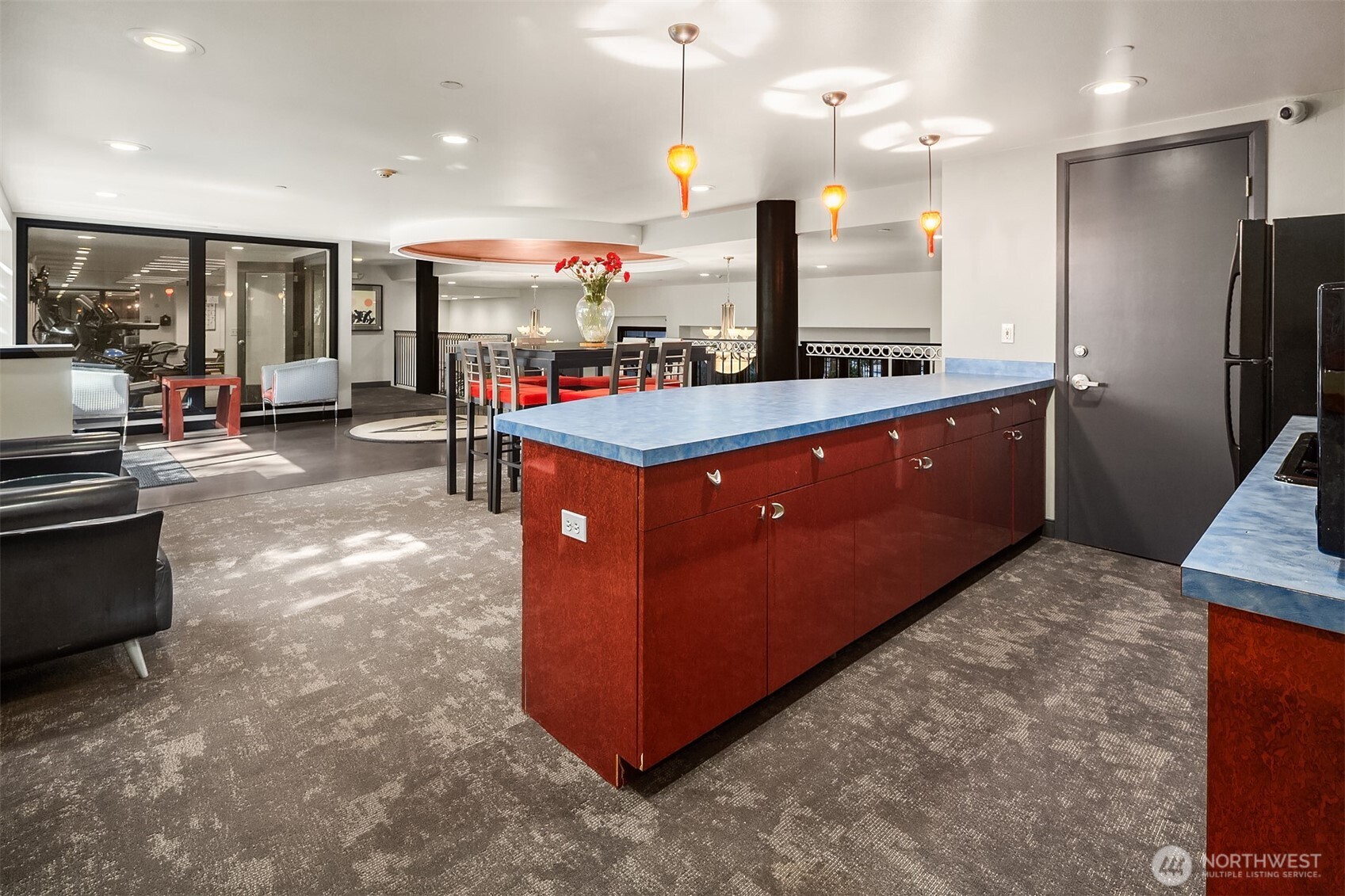 323 Queen Anne Avenue N Unit: 217