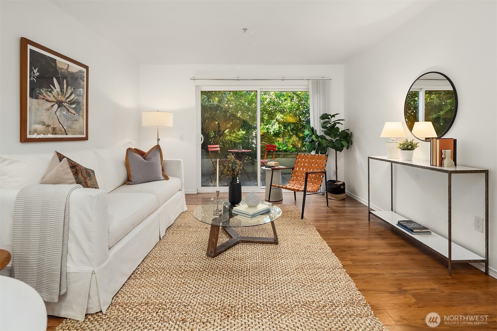 323 Queen Anne Avenue N Unit: 217