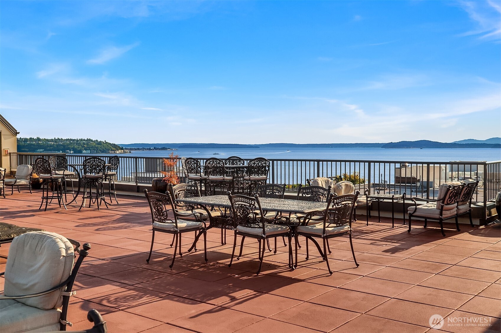 323 Queen Anne Avenue N Unit: 217