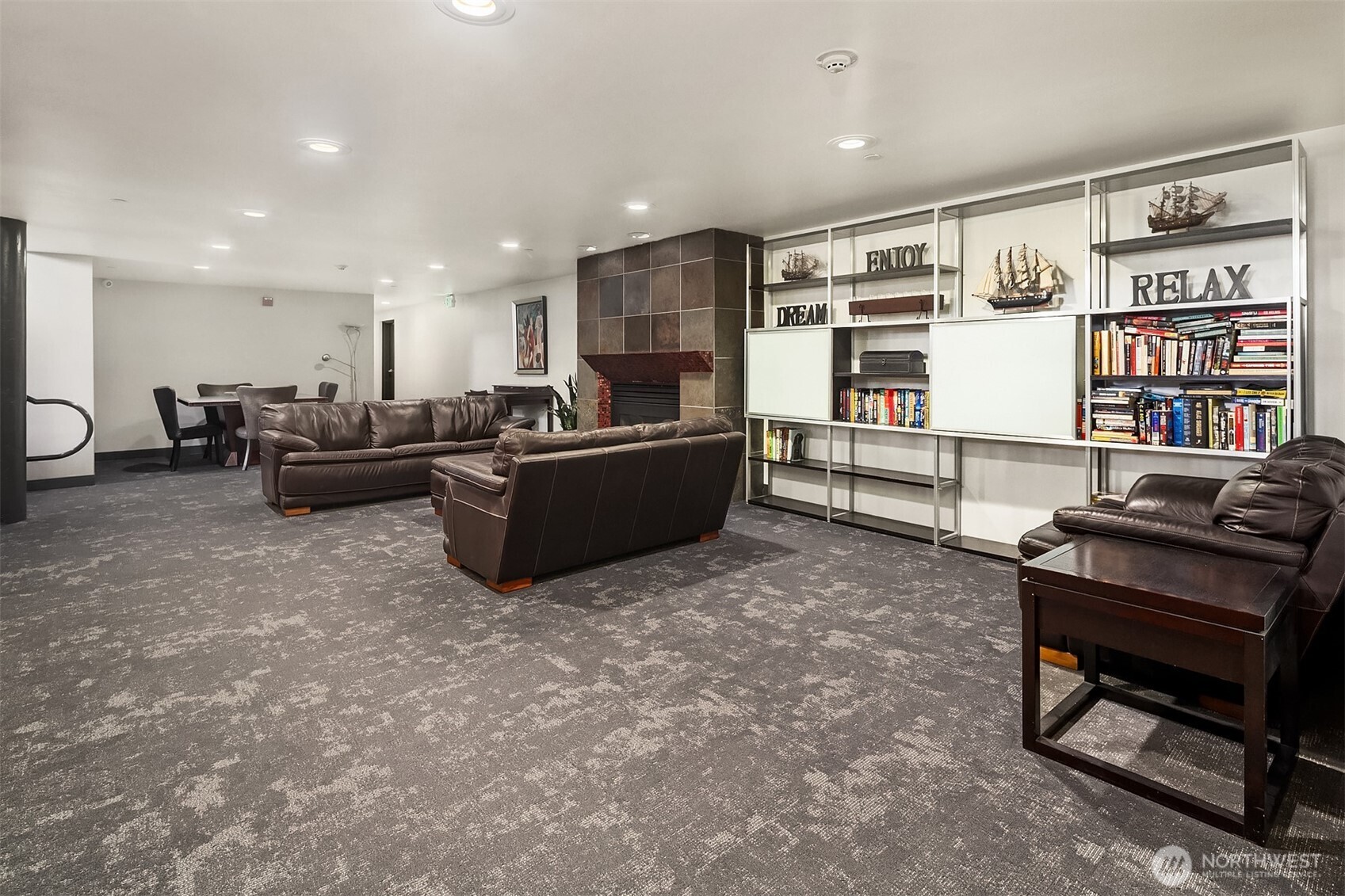 323 Queen Anne Avenue N Unit: 217