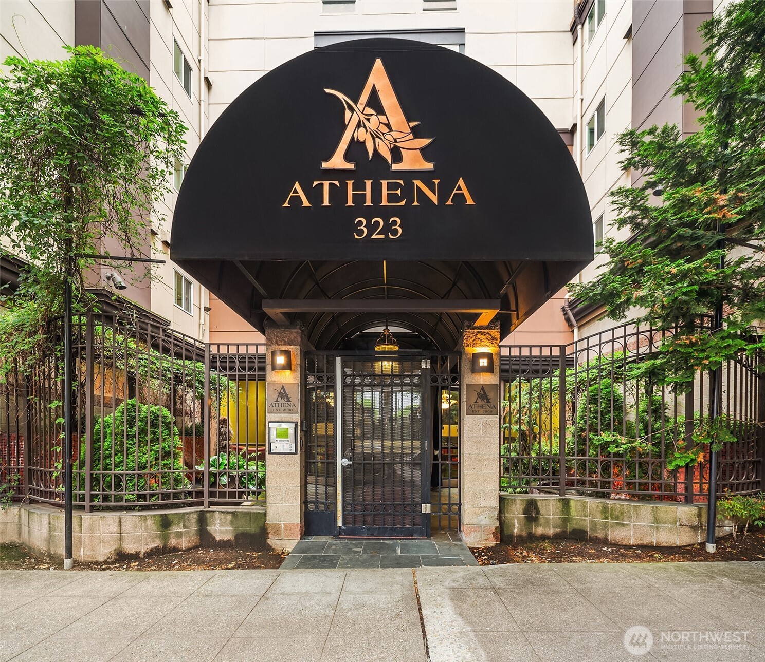 323 Queen Anne Avenue N Unit: 217