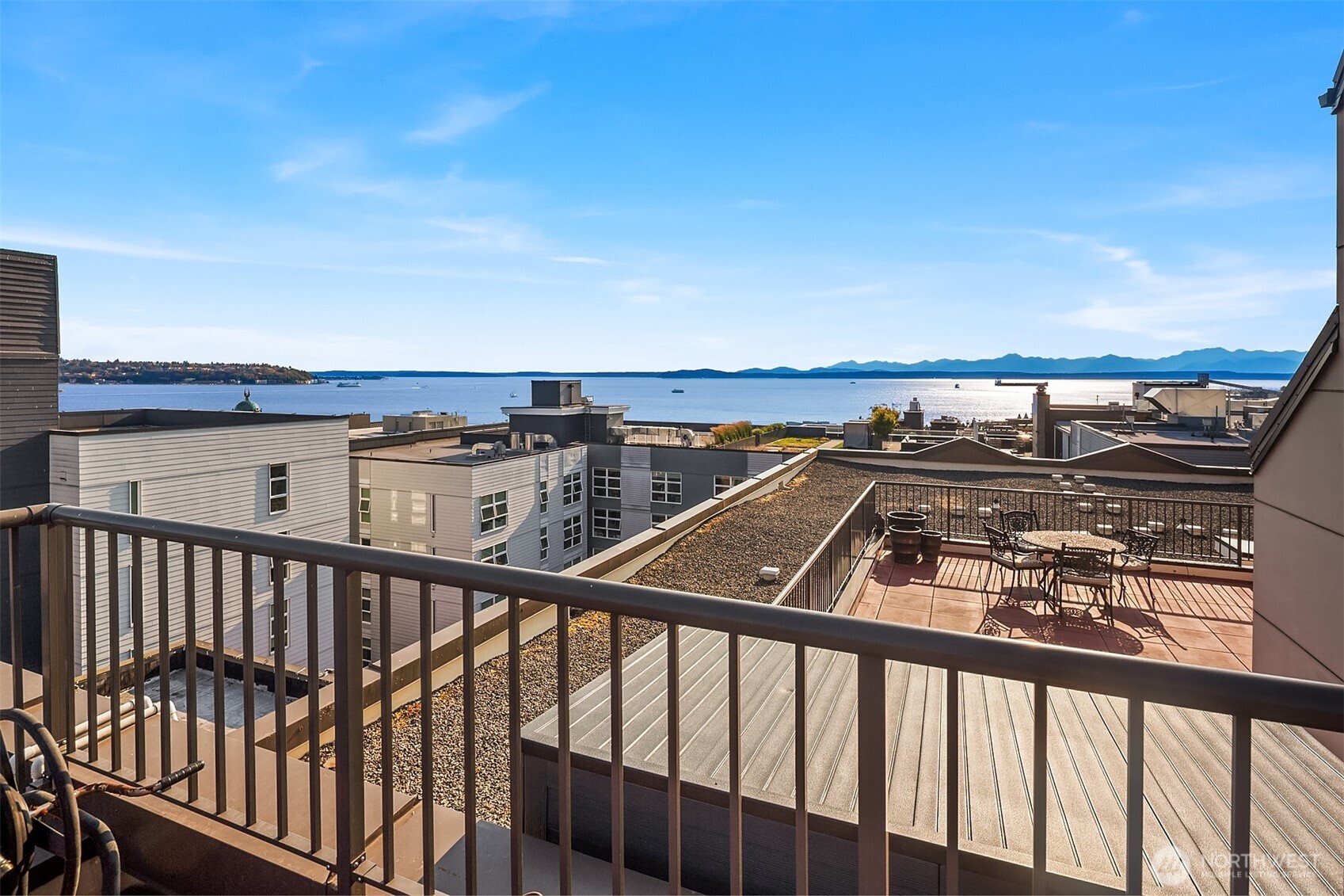 323 Queen Anne Avenue N Unit: 217