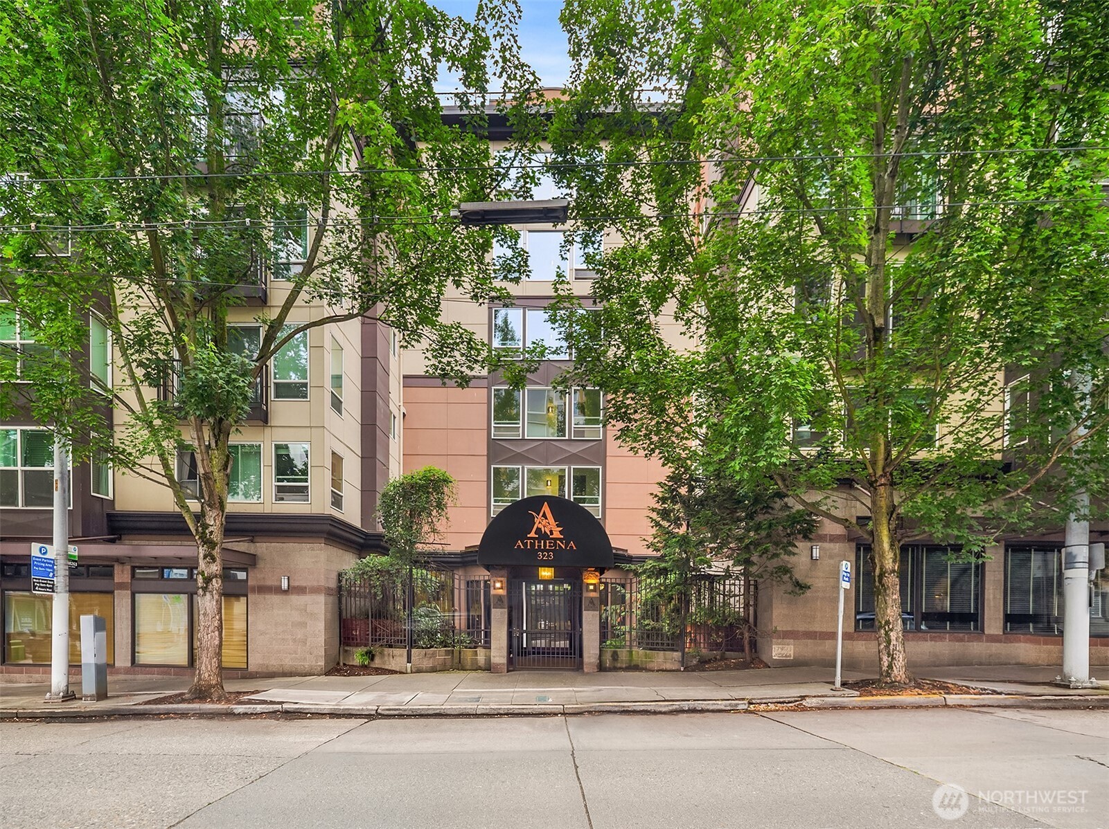 323 Queen Anne Avenue N Unit: 217