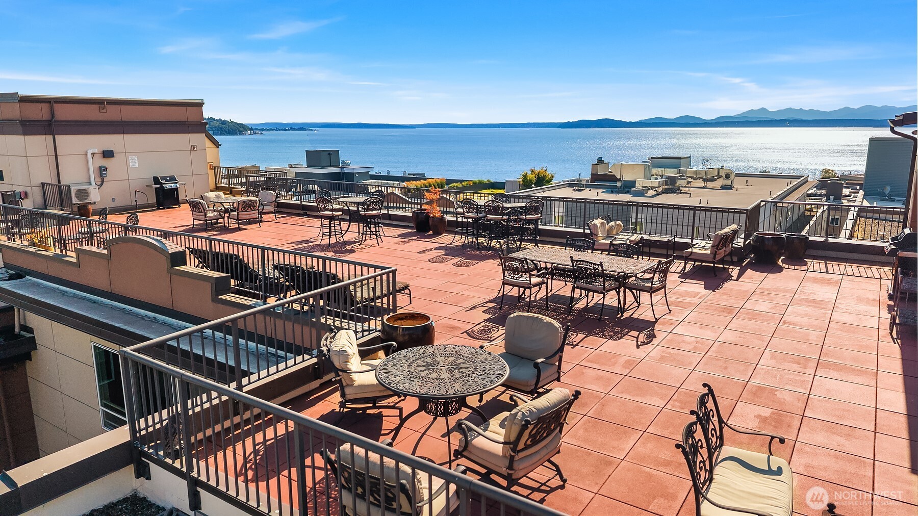 323 Queen Anne Avenue N Unit: 217