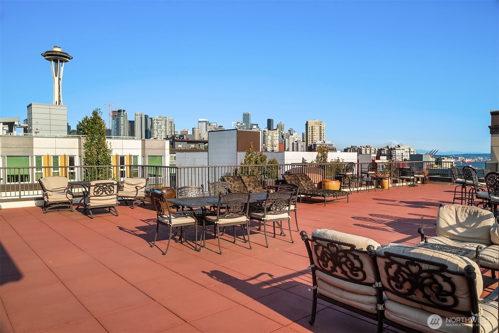 323 Queen Anne Avenue N Unit: 217