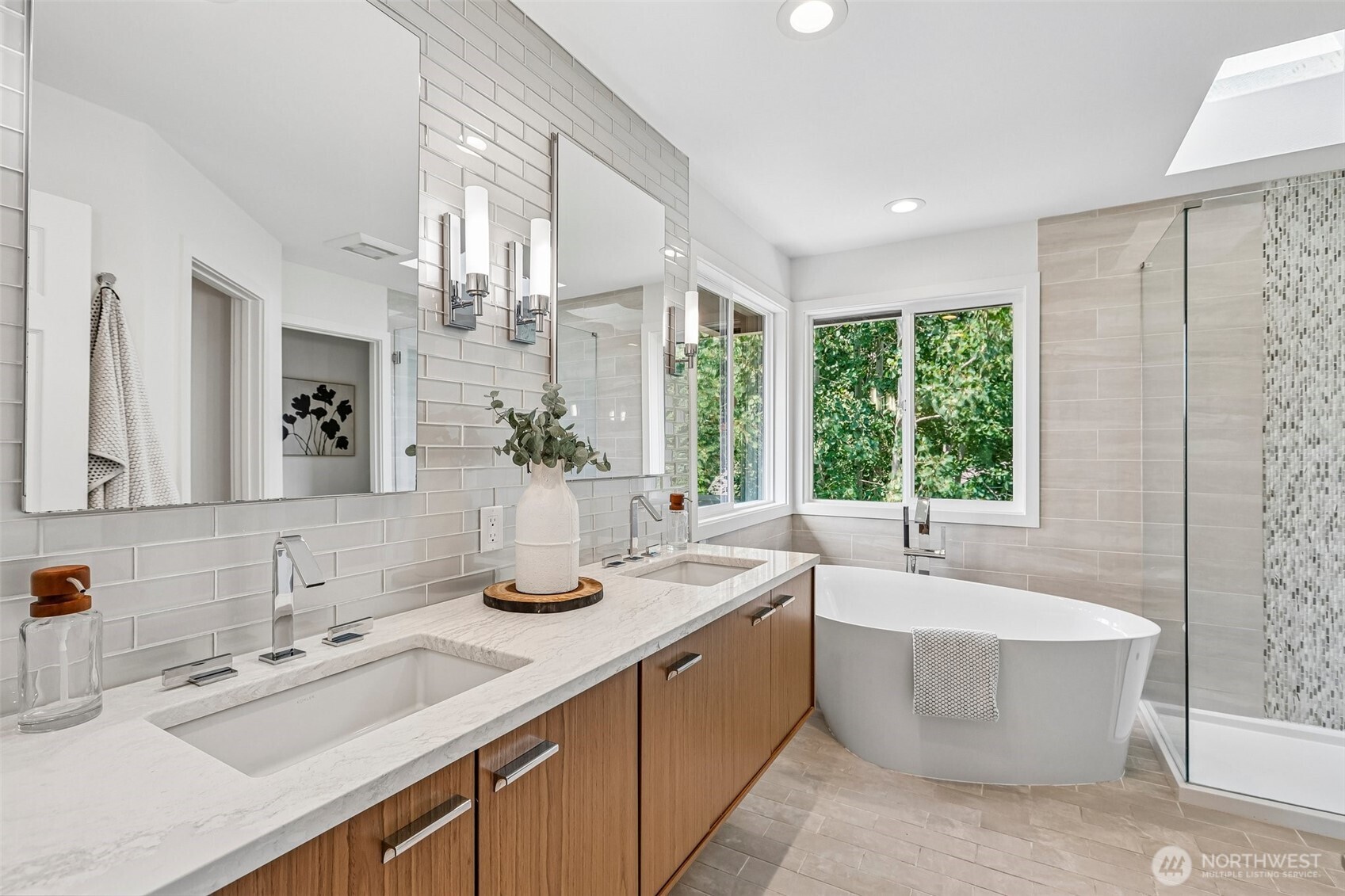 10530 NE 119th Place
