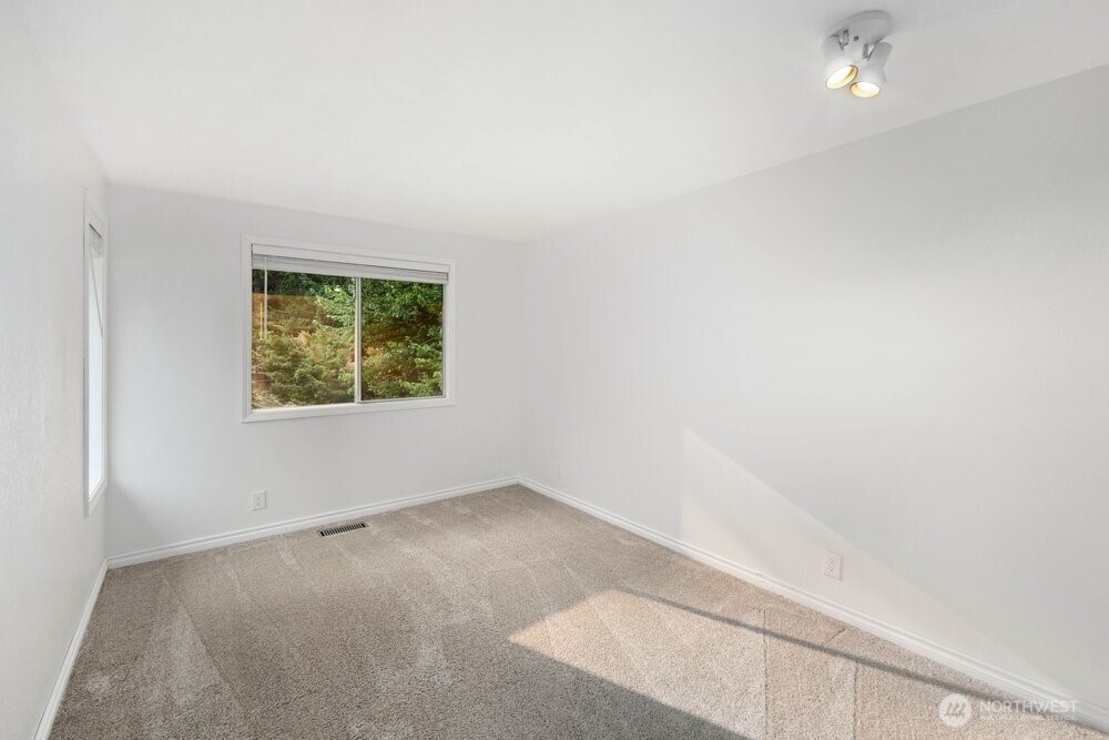 12138 NE 166th Place