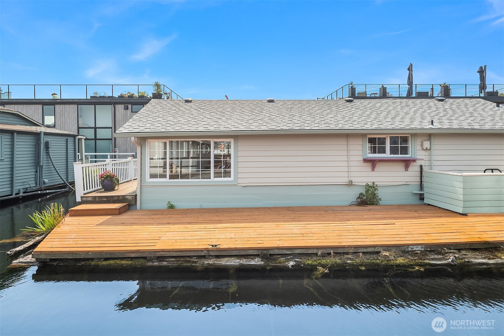 2818 Boyer Avenue E Unit: 8