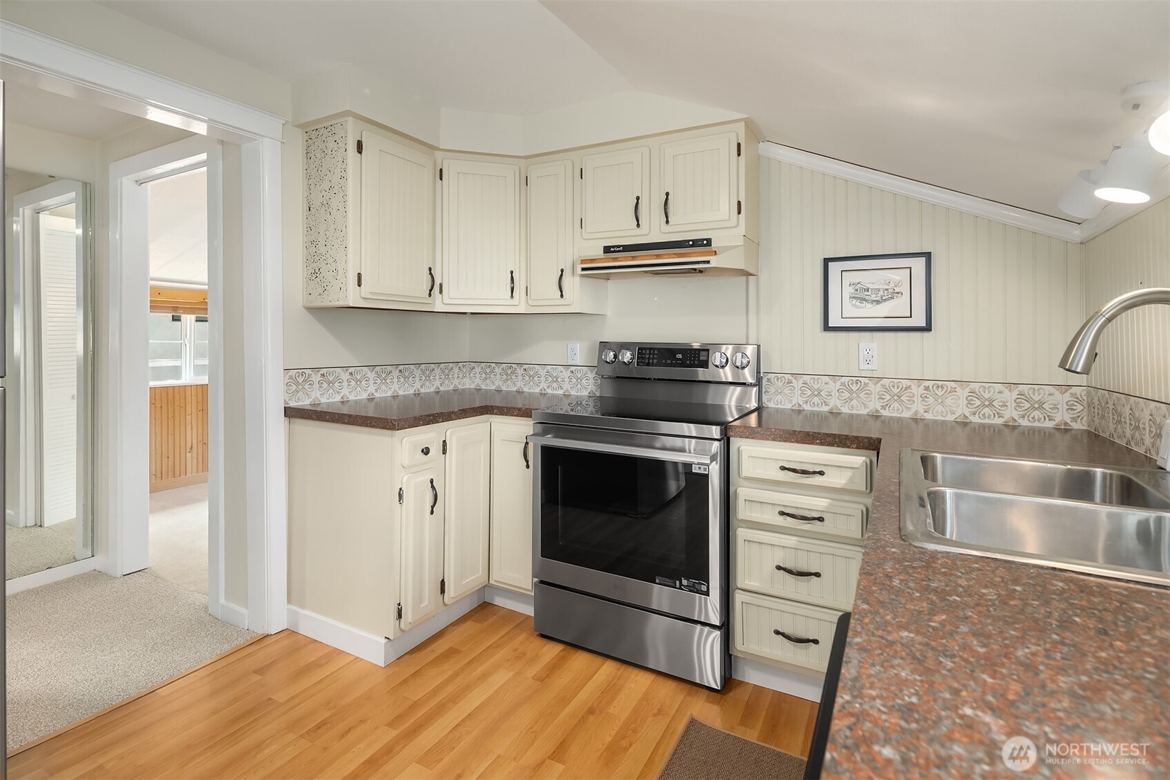 2818 Boyer Avenue E Unit: 8