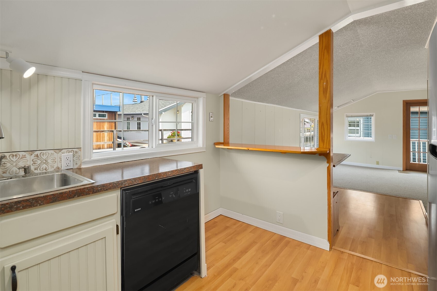 2818 Boyer Avenue E Unit: 8