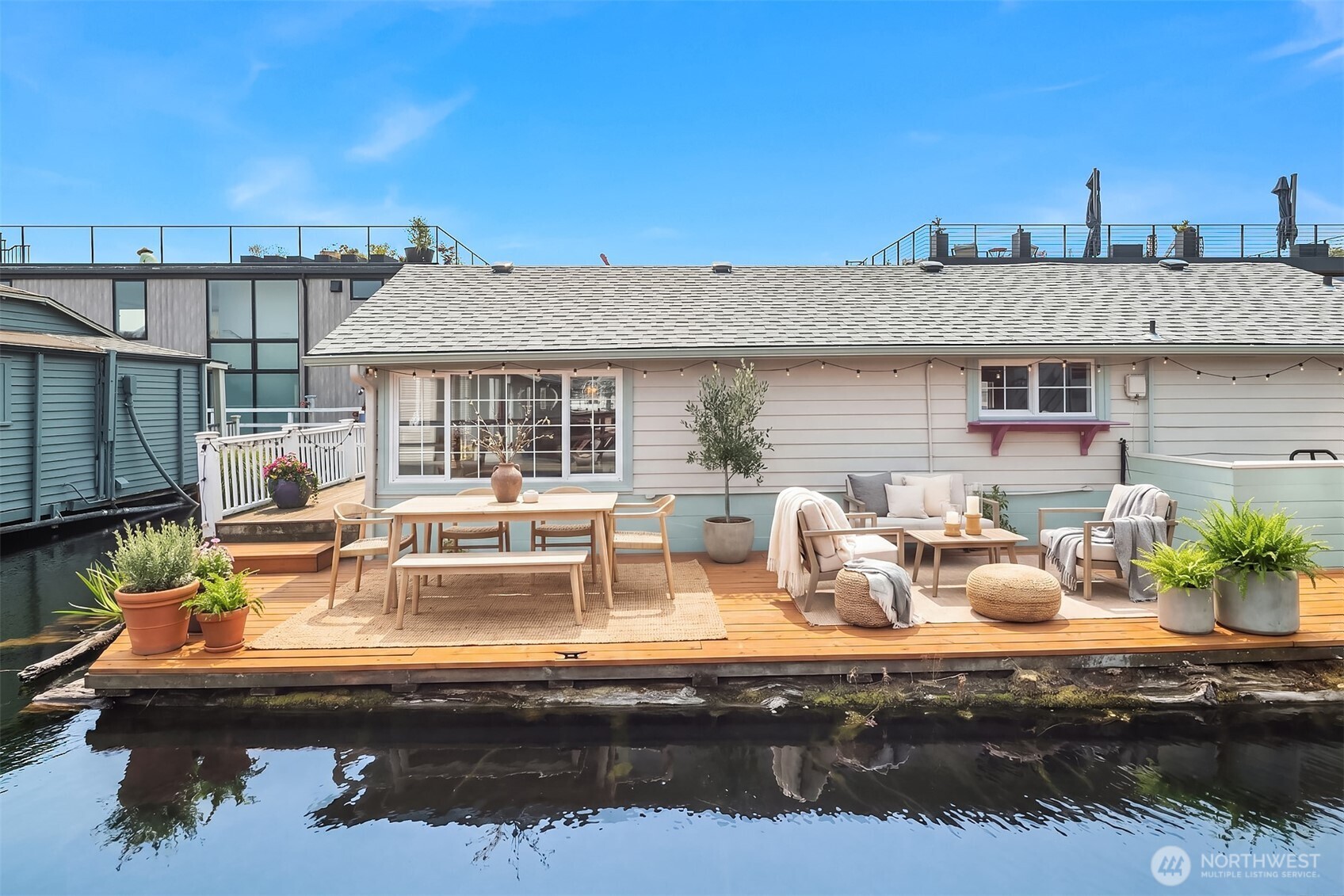 2818 Boyer Avenue E Unit: 8