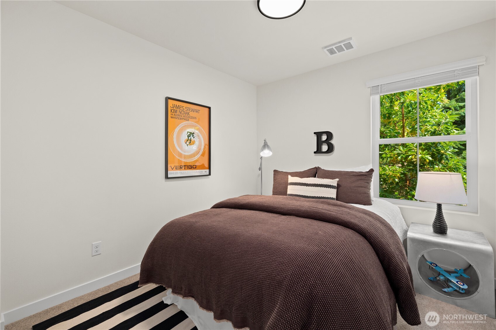 18527 1st Ave NE Unit: C