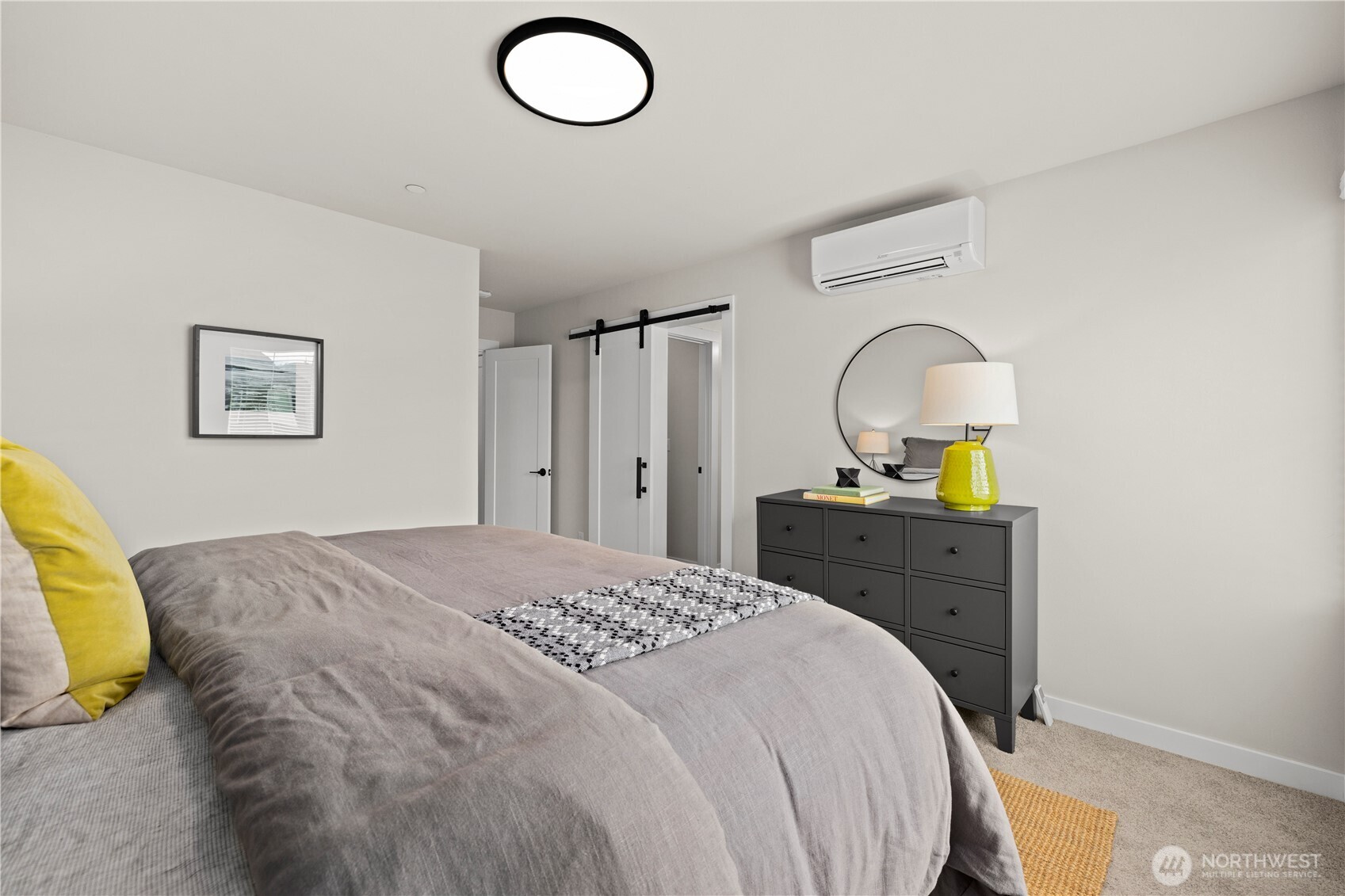 18527 1st Ave NE Unit: C