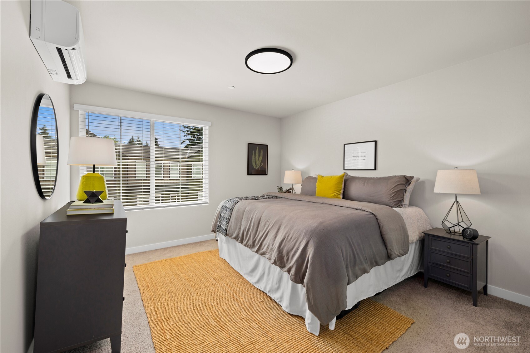 18527 1st Ave NE Unit: C
