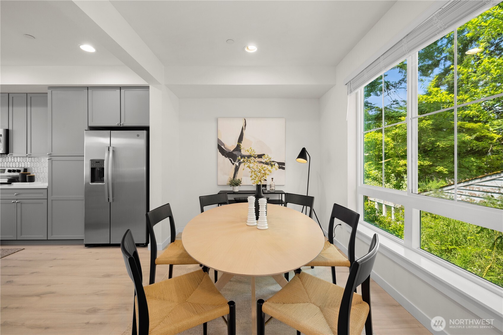 18527 1st Ave NE Unit: C