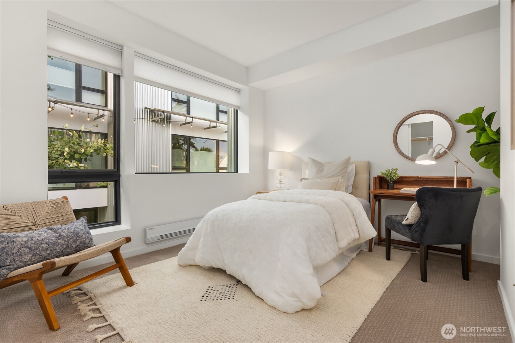 519 Madrona Avenue NE Unit: 4