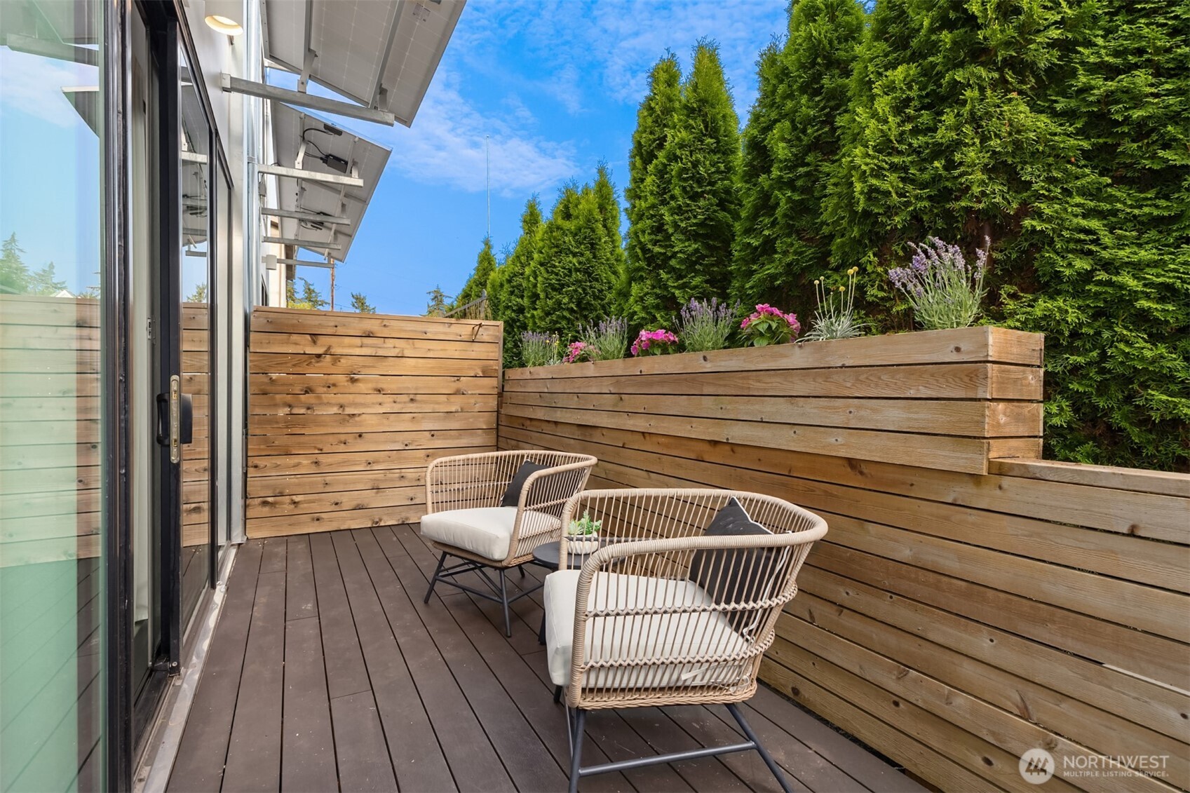 519 Madrona Avenue NE Unit: 4