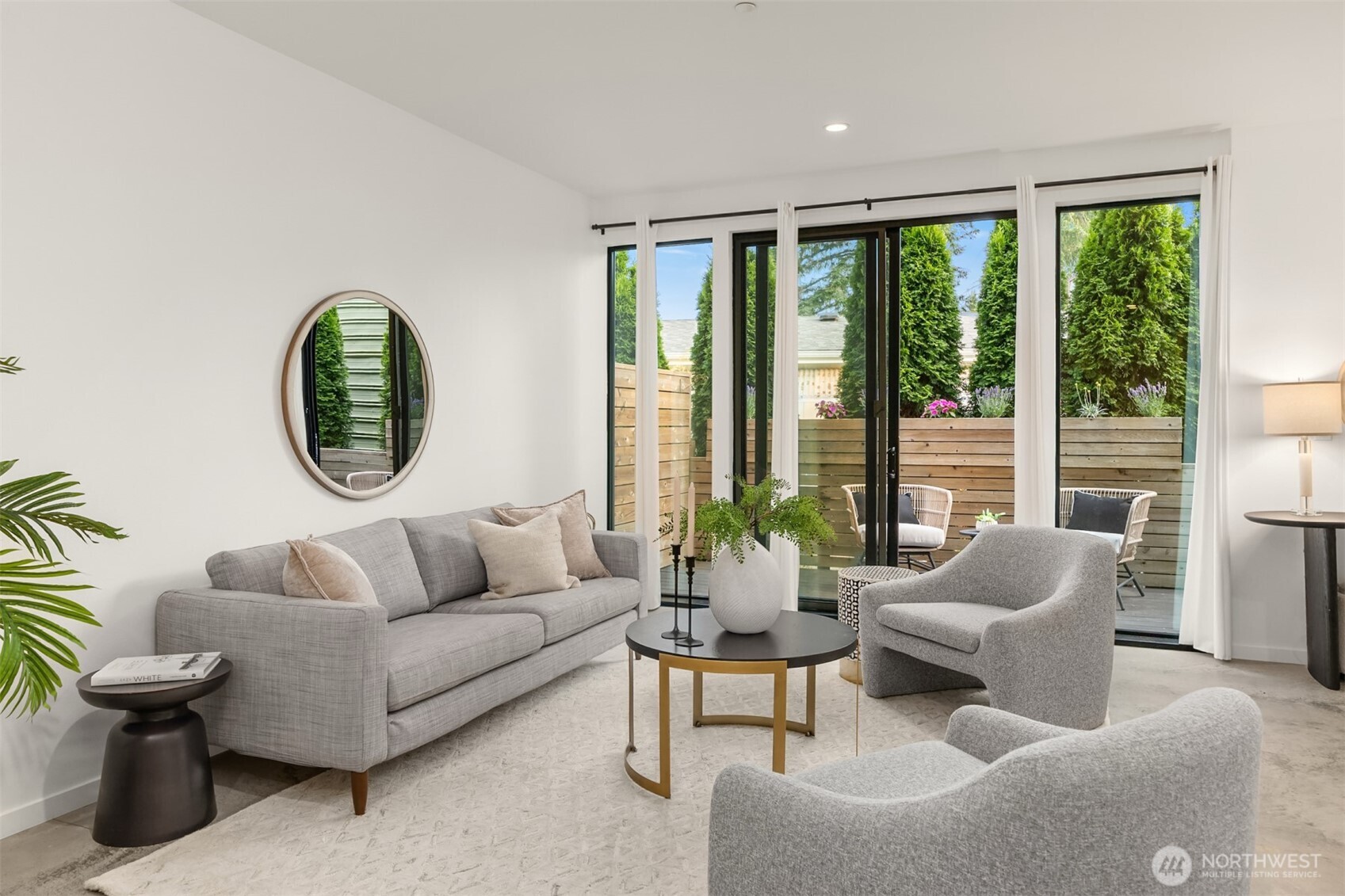 519 Madrona Avenue NE Unit: 4