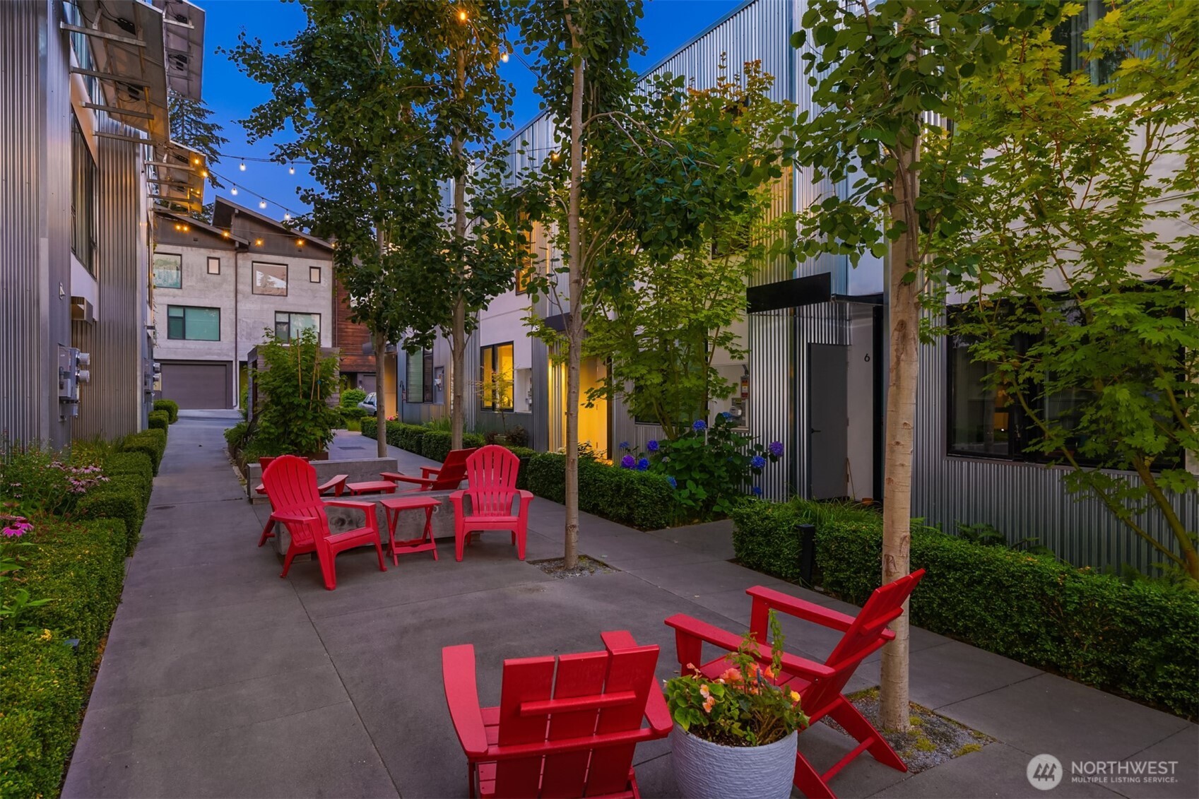 519 Madrona Avenue NE Unit: 4