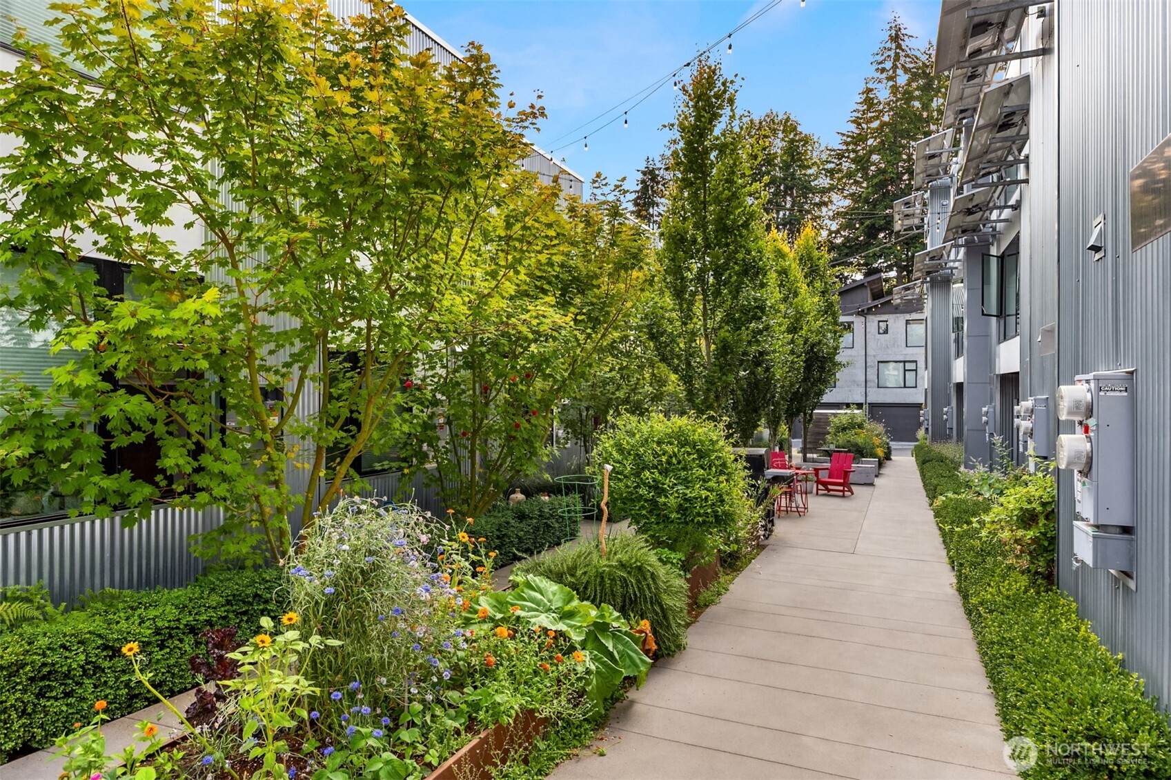 519 Madrona Avenue NE Unit: 4