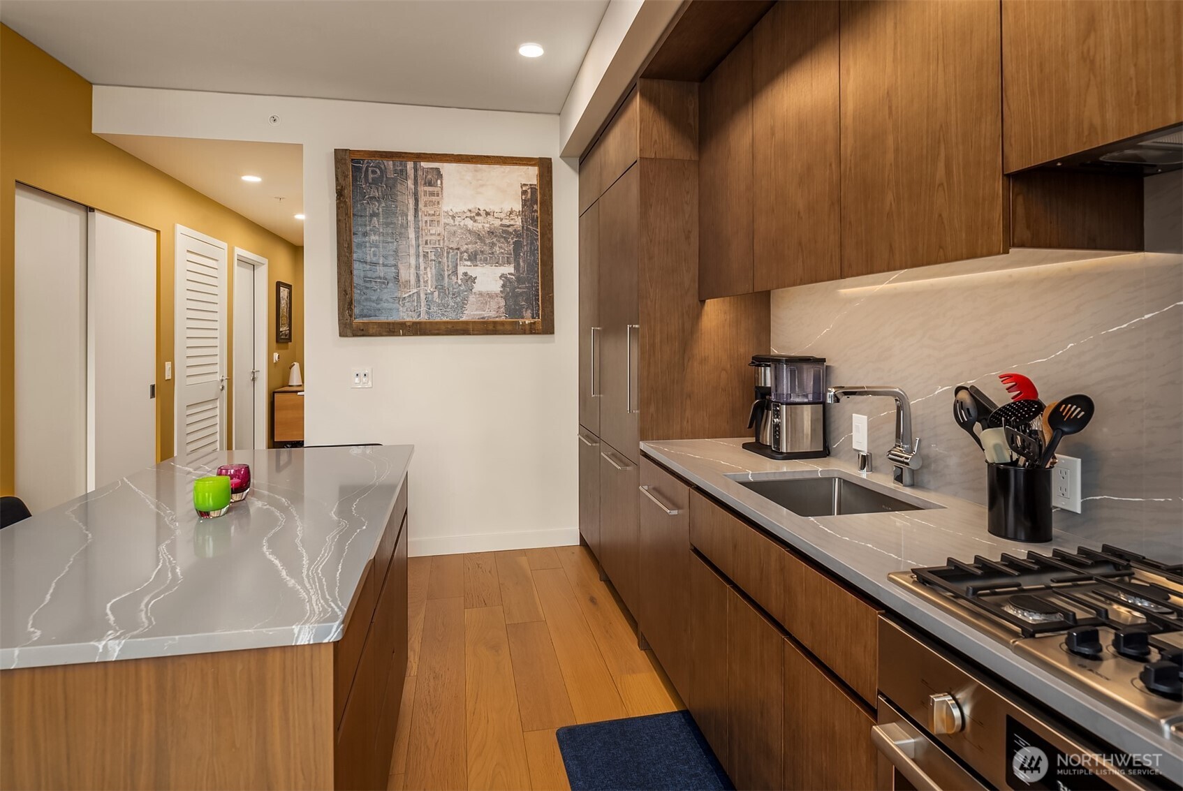 121 Stewart Street Unit: 2501
