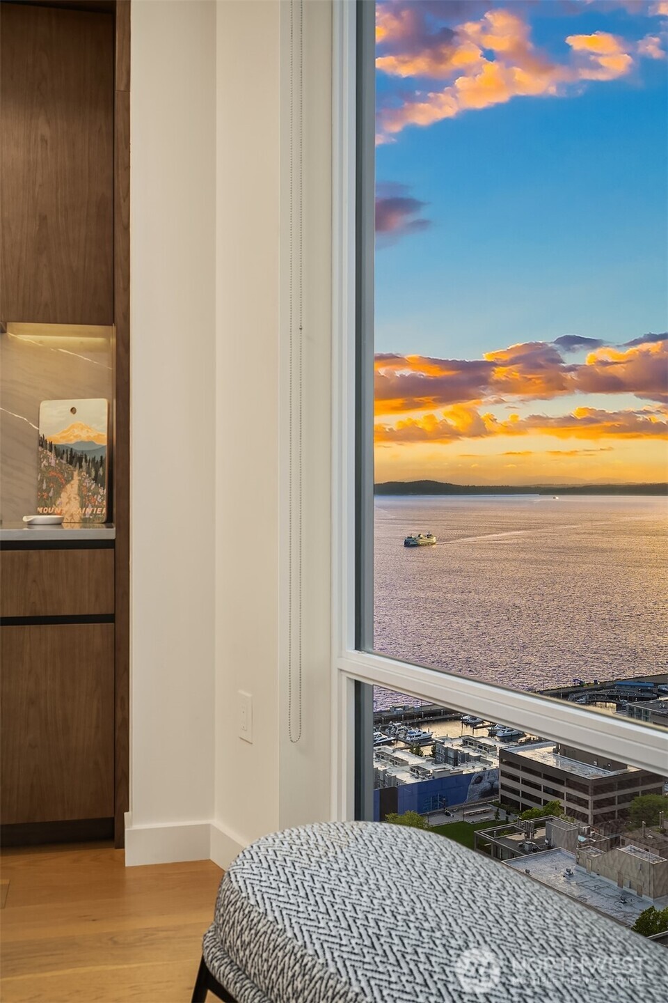 121 Stewart Street Unit: 2501