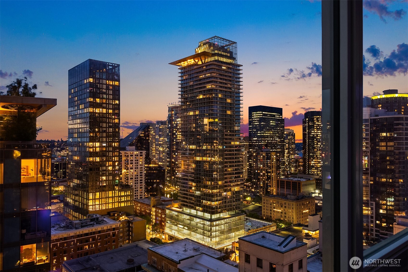 121 Stewart Street Unit: 2501