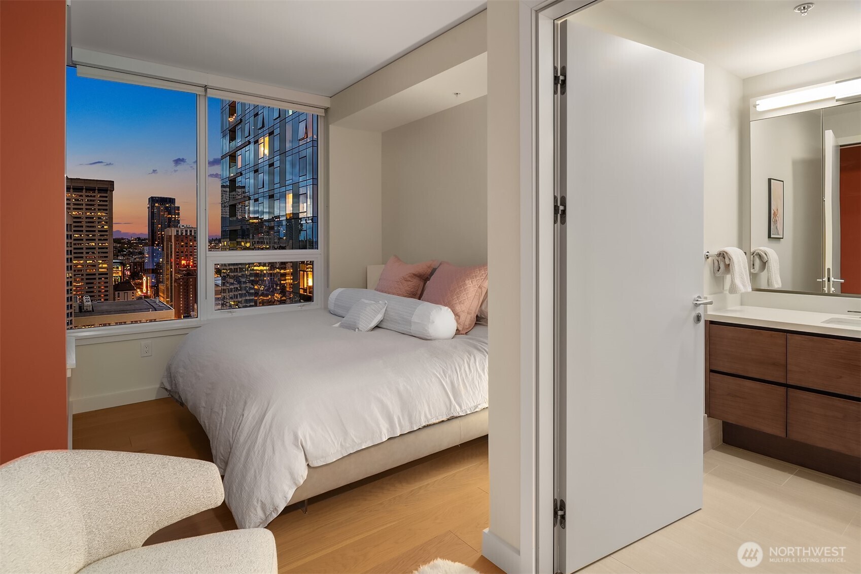 121 Stewart Street Unit: 2501