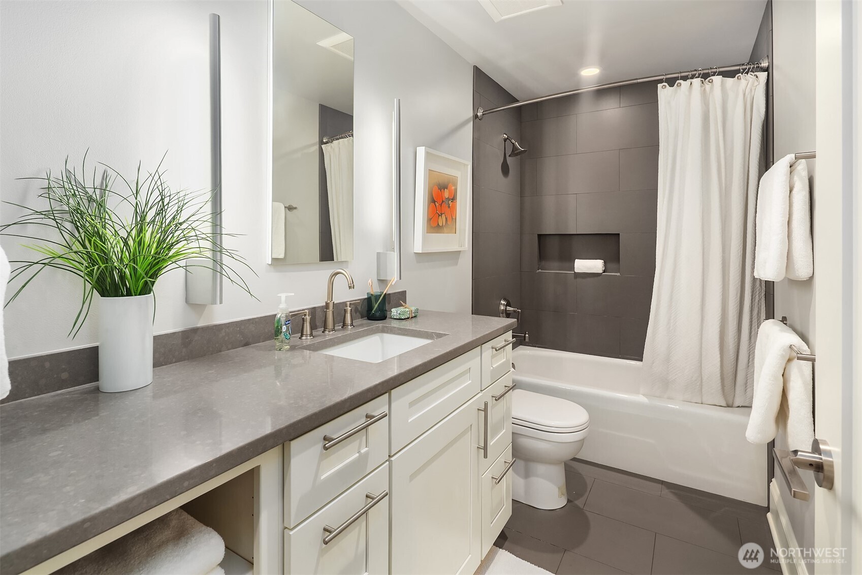 2821 Fairview Avenue E Unit: Unit 4