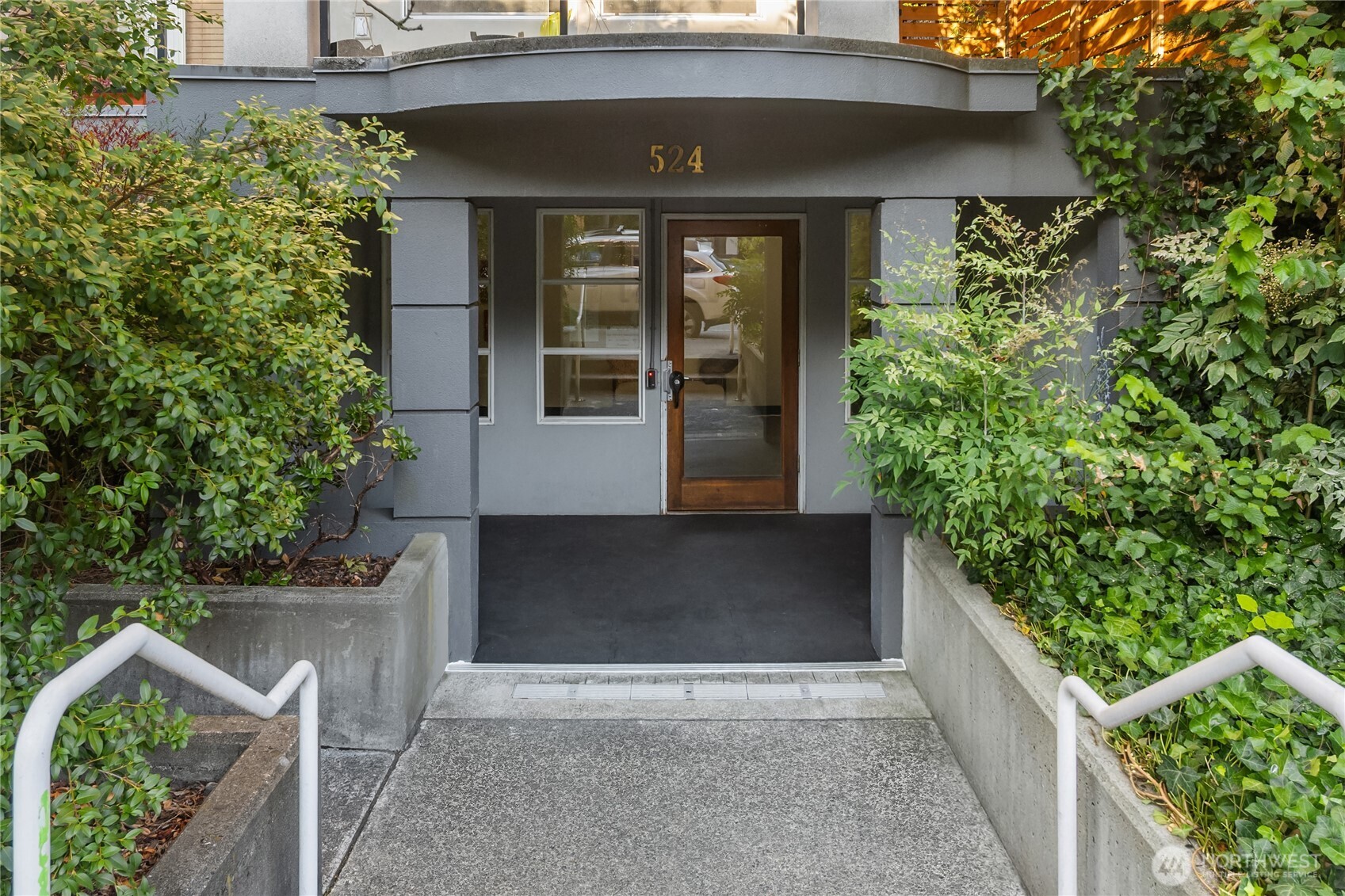 524 12th Avenue E Unit: 301