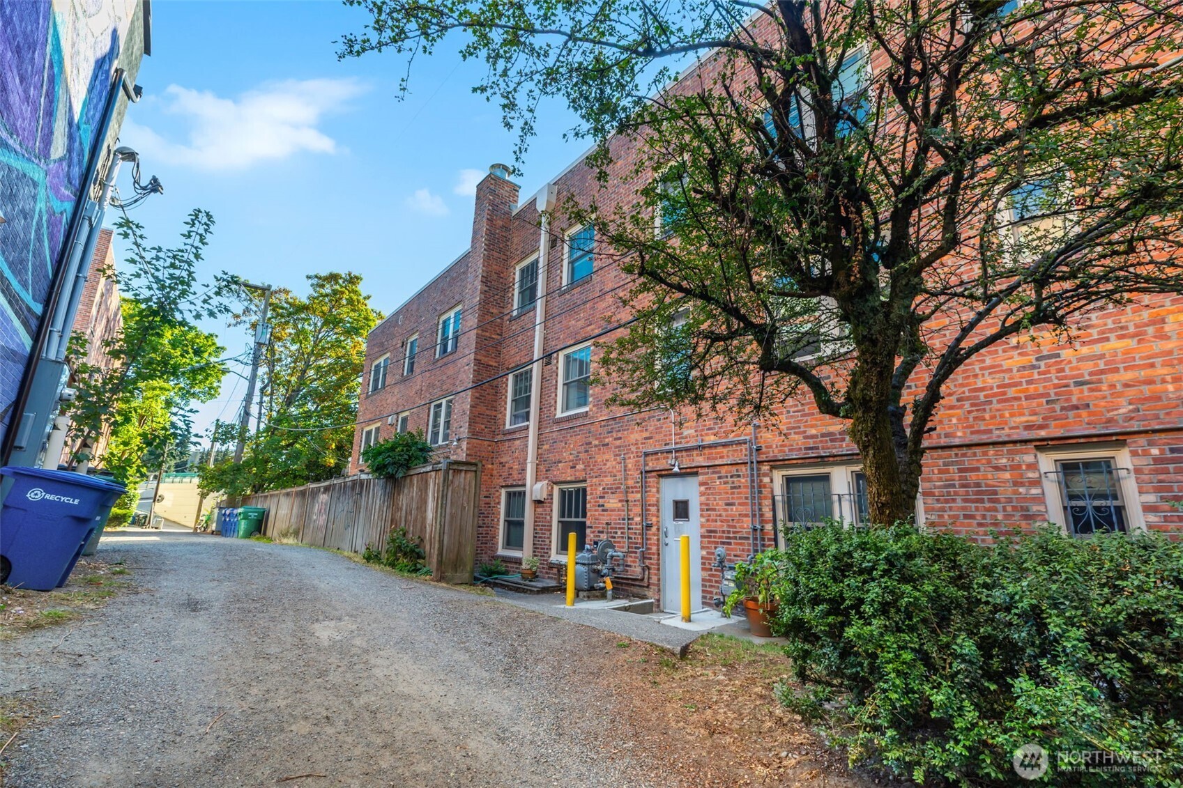 1605 E Olive Street Unit: 208