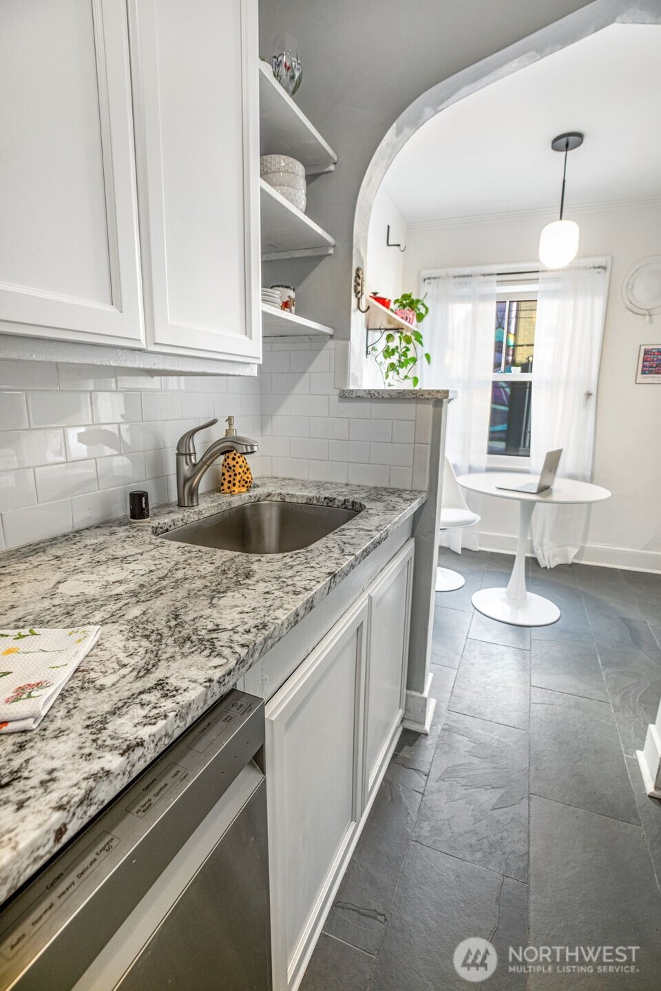 1605 E Olive Street Unit: 208