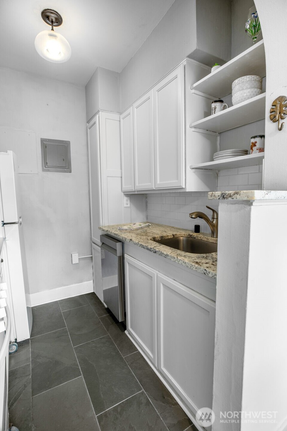 1605 E Olive Street Unit: 208