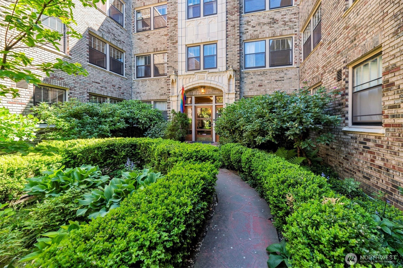 1605 E Olive Street Unit: 208