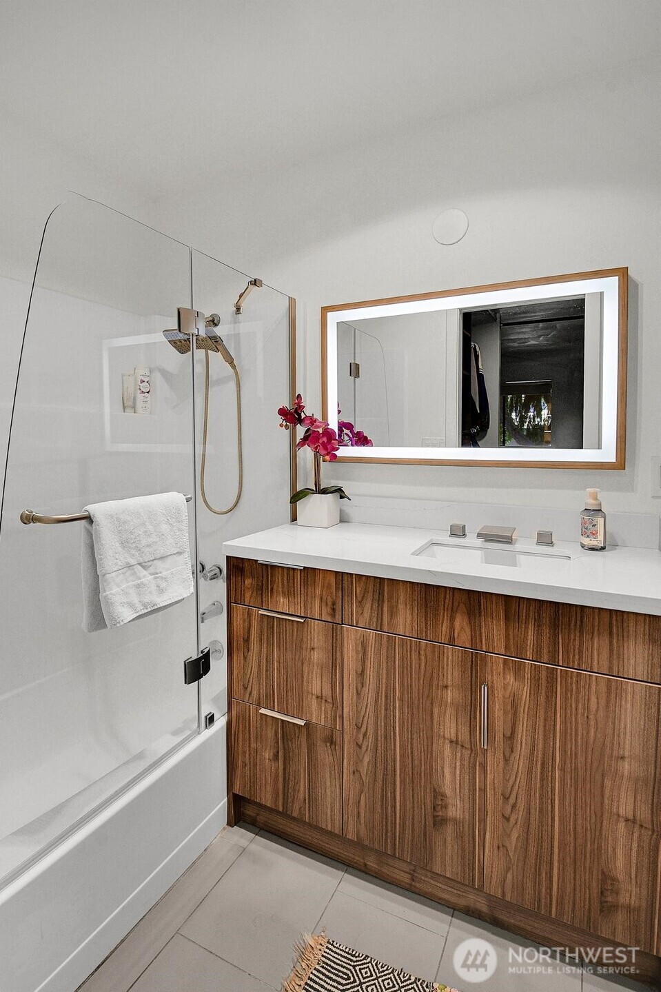 1001 2nd Avenue W Unit: 103