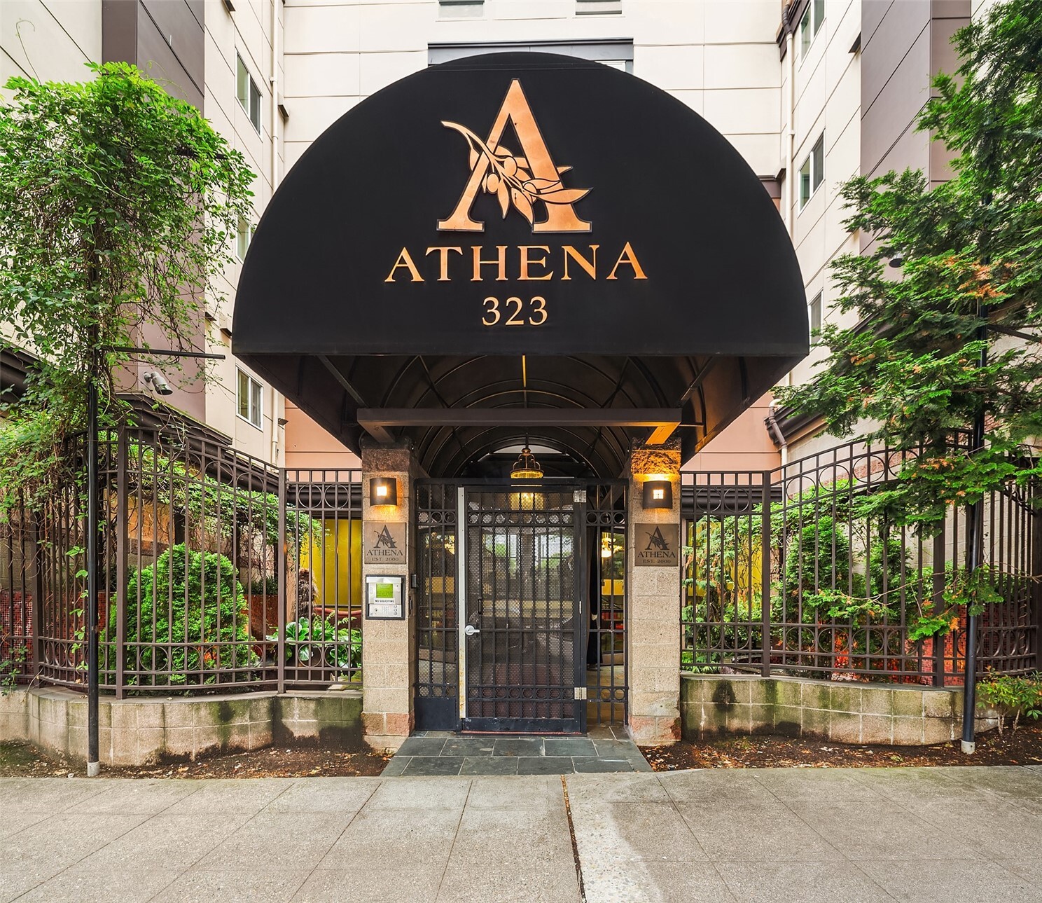 323 Queen Anne Avenue N Unit: 217