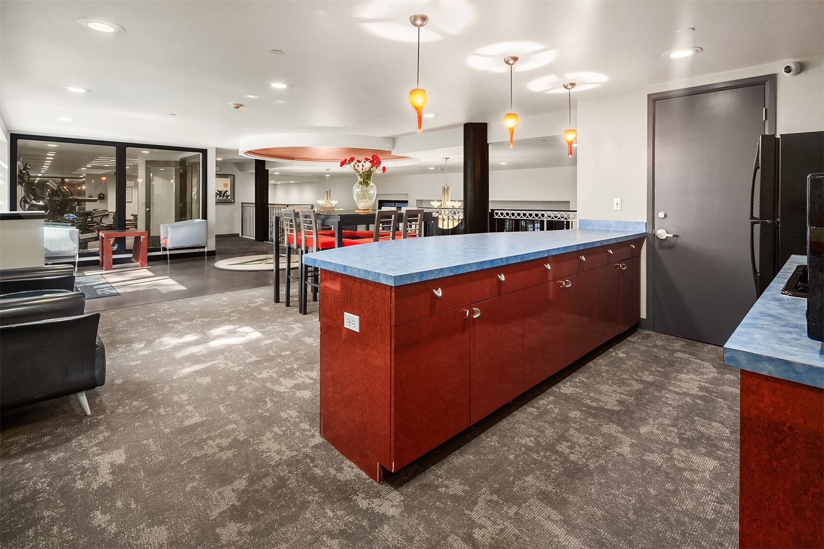 323 Queen Anne Avenue N Unit: 217