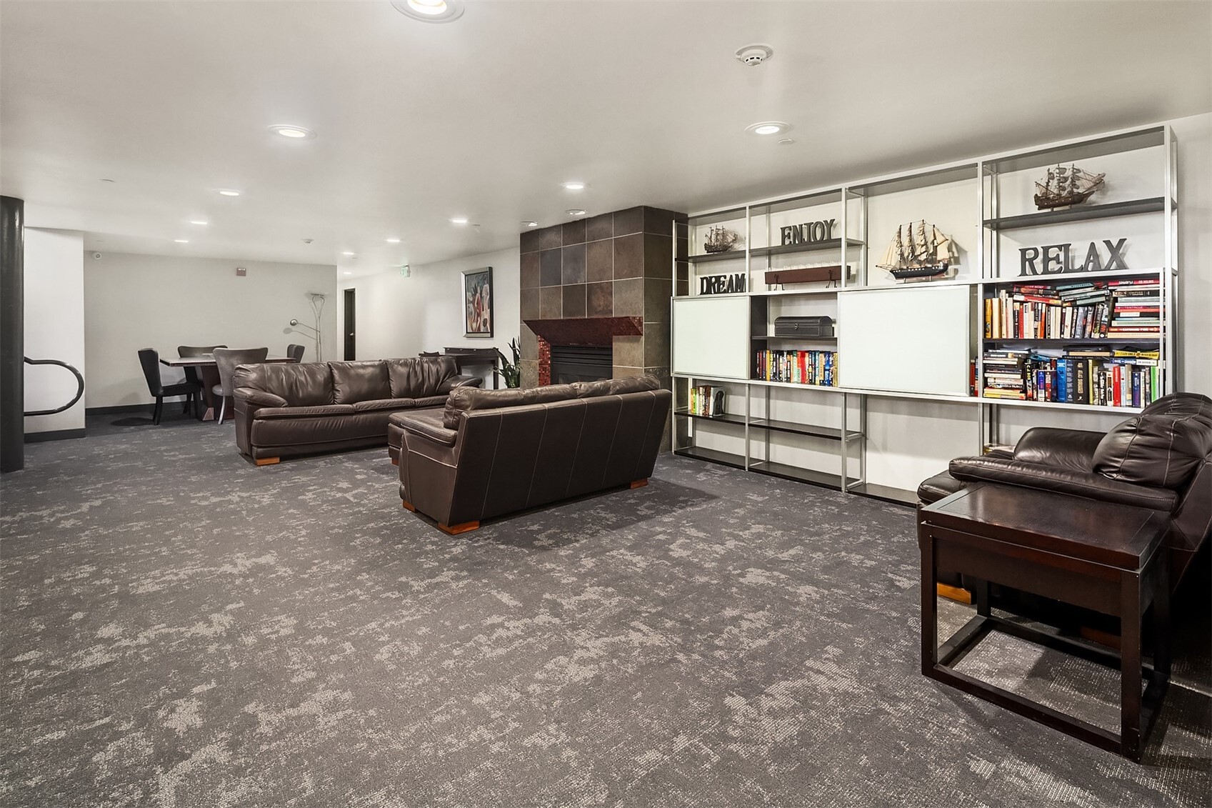 323 Queen Anne Avenue N Unit: 217