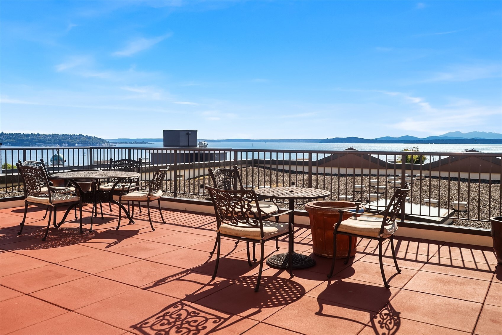 323 Queen Anne Avenue N Unit: 217