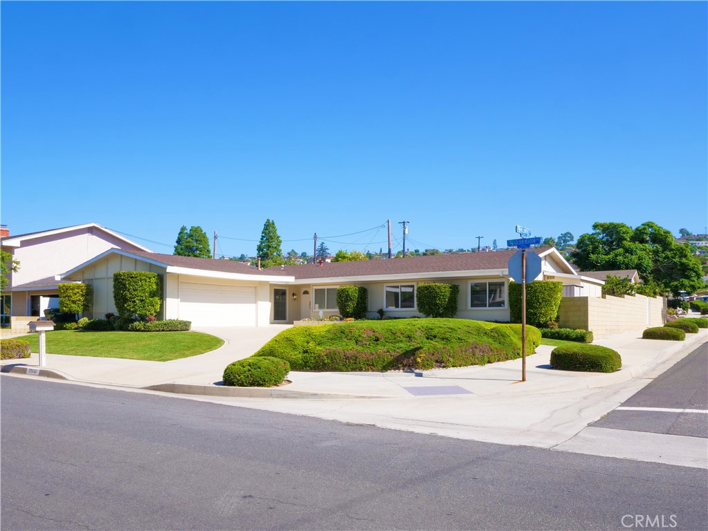 28620 Golden Meadow Drive