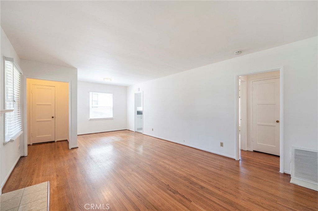 340 Avenue E