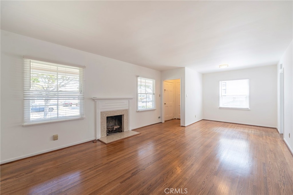 340 Avenue E