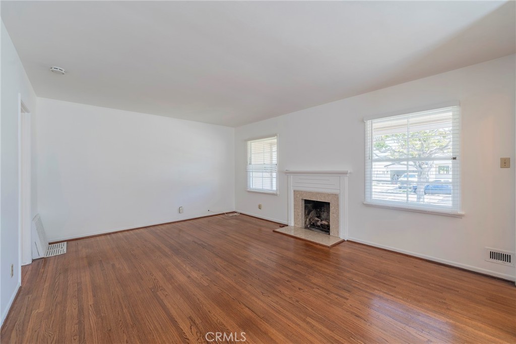 340 Avenue E
