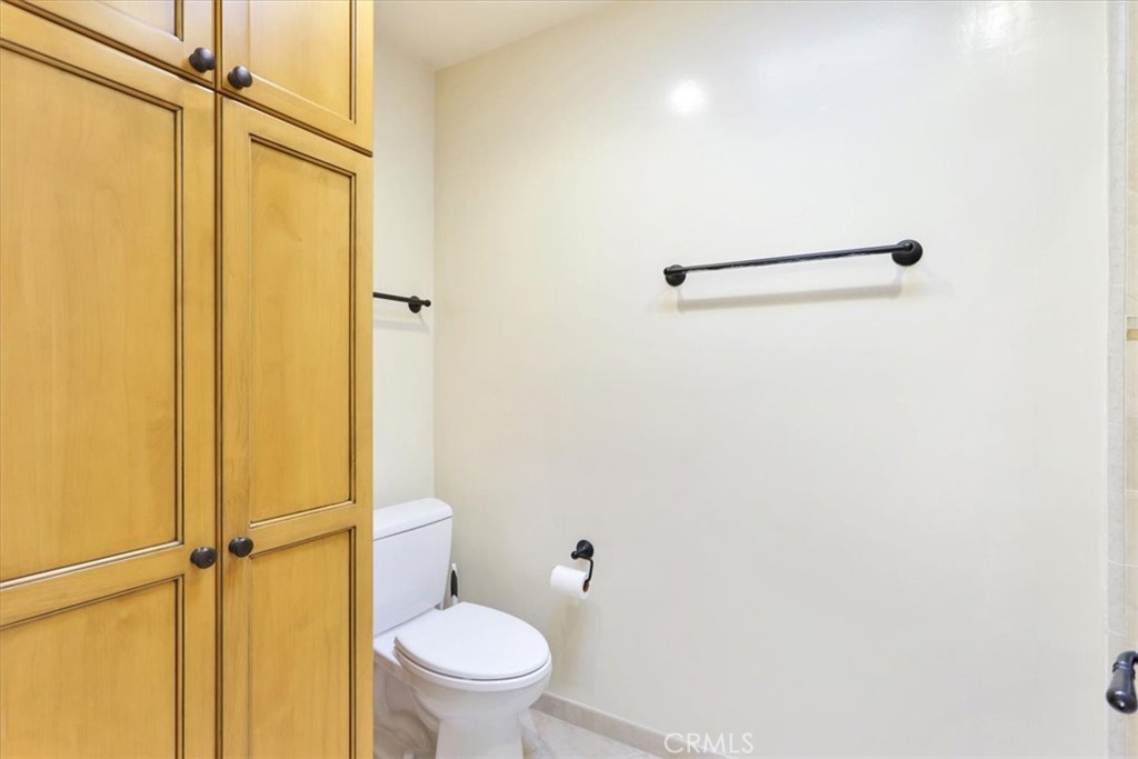 575 Esplanade 305
