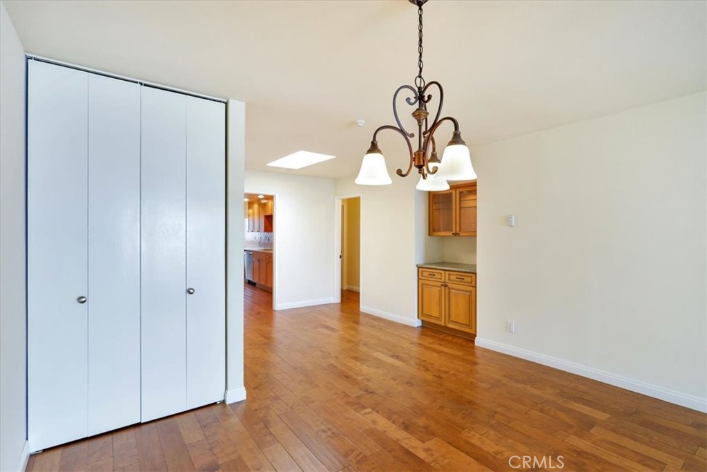 575 Esplanade 305