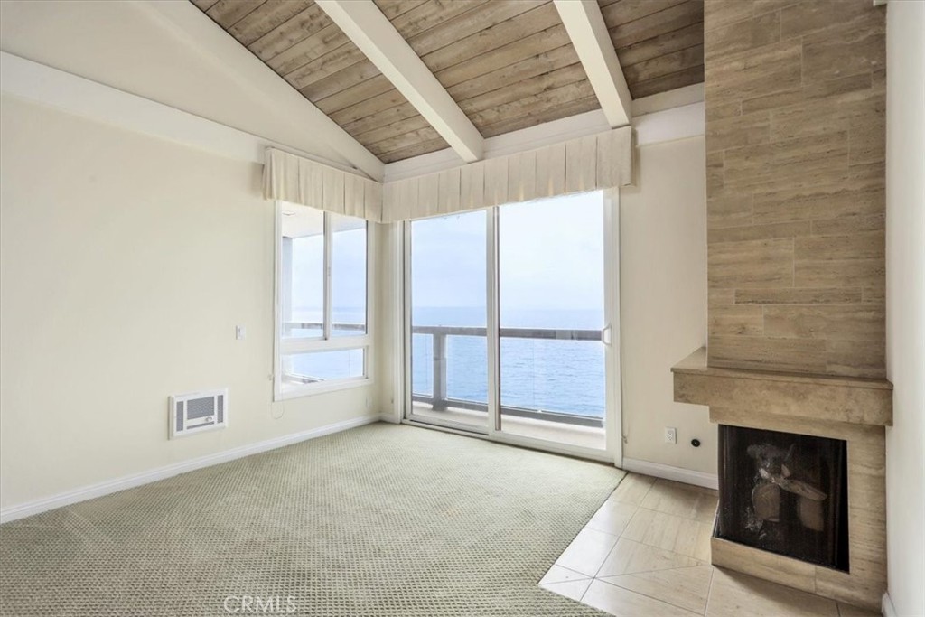 575 Esplanade 305