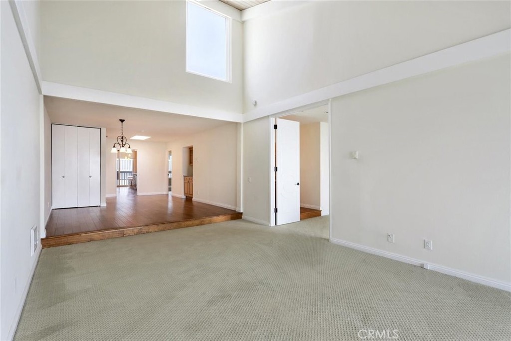 575 Esplanade 305