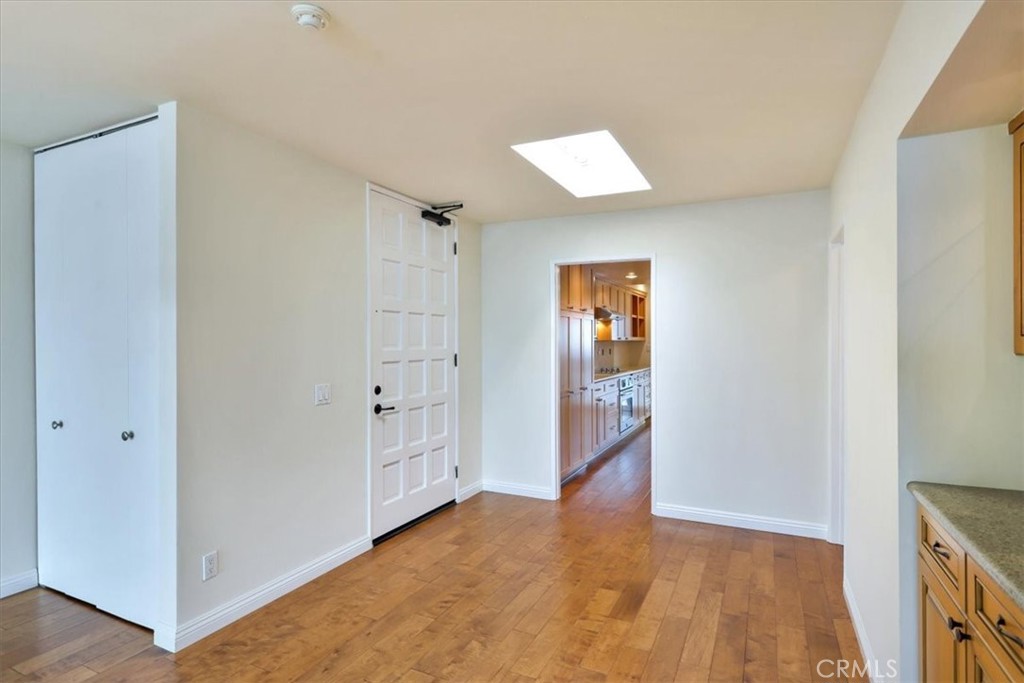 575 Esplanade 305