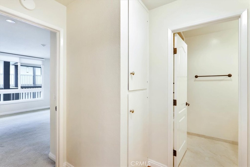575 Esplanade 305