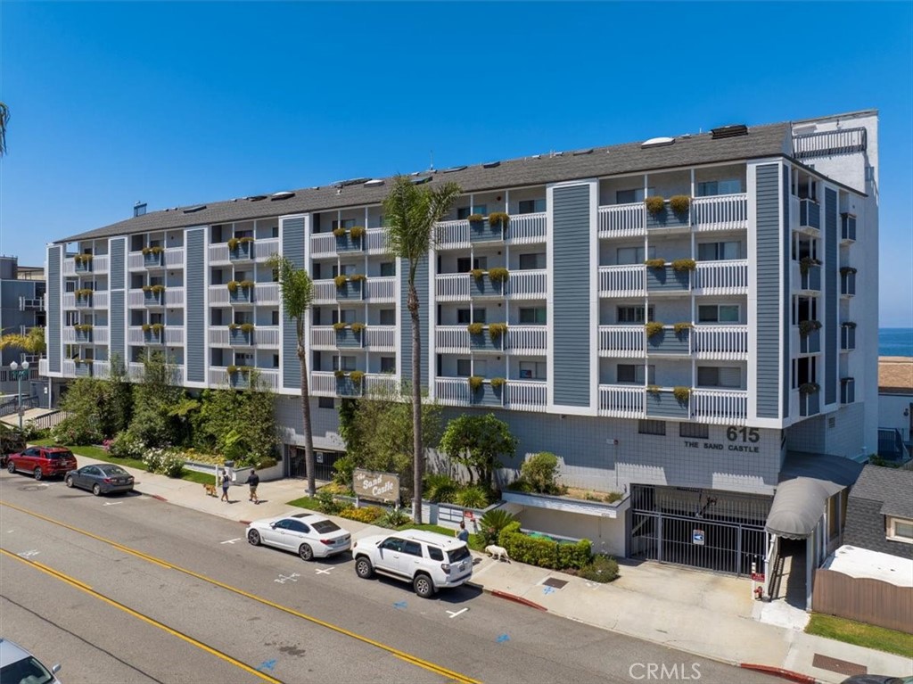 615 Esplanade 504